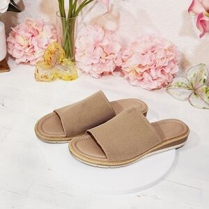 Kelly & KATIE Ari Sandal Taupe sz 10M